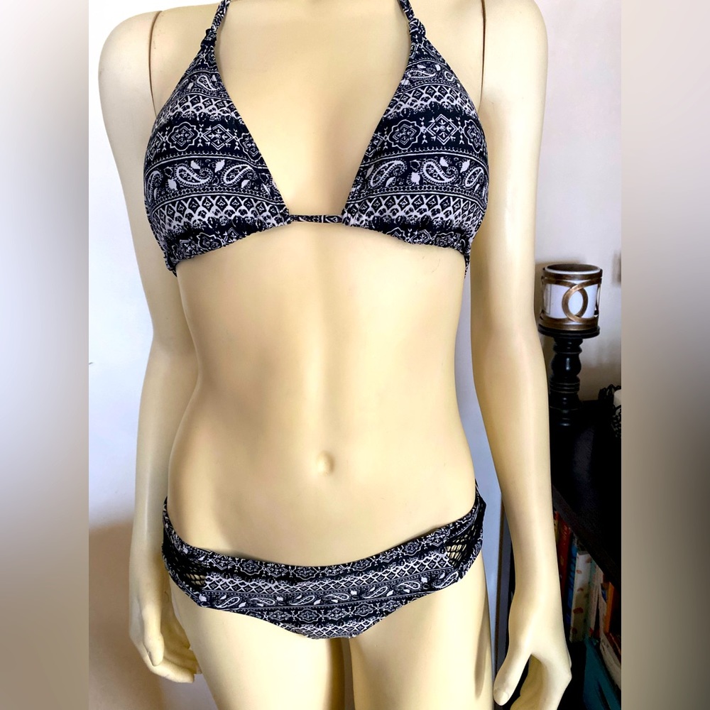 Hollister bikini 👙 Black and White/ Size M